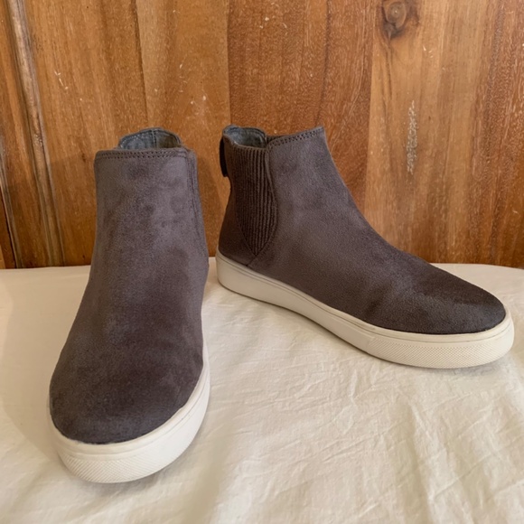 Steven By Steve Madden Slip On High Top Grey Suede Sneaker Size 6M - Picture 7 of 16